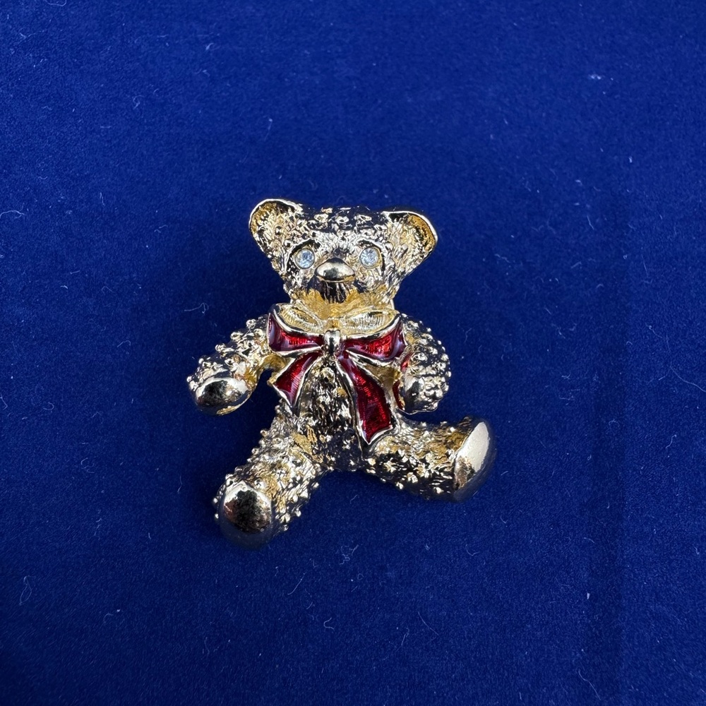Vintage Avon Gold Tone Teddy Bear Pin – Red Enamel Bow & Rhinestone Eyes